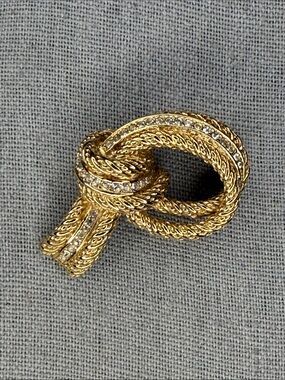Christian Dior Vintage Rhinestone Rope Knot Gold Tone Brooch Pin w/ Box